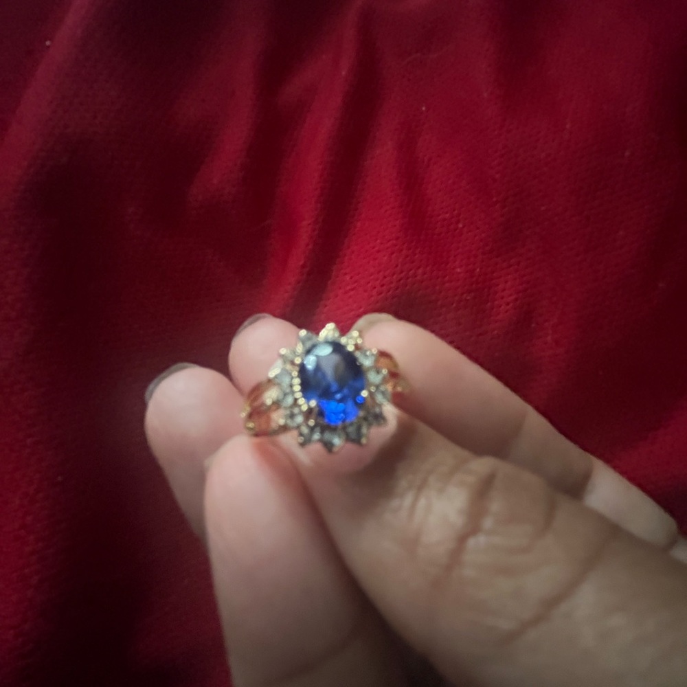 Blue Gemstone Gold Plated Metal Alloy Ring NWT Size: 7, 9, 10 - Picture 3 of 7